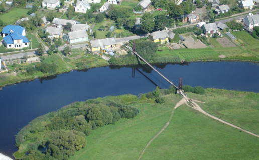 55_Kabantis tiltas Viekšniuose.jpg